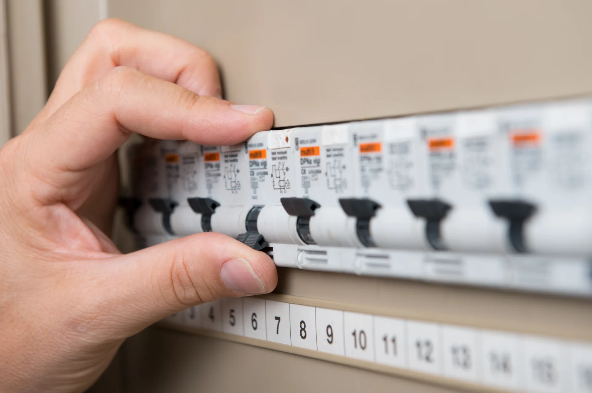 Electrician Chittaway Bay, licensed electricians serving Chittaway Bay